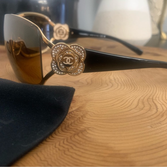 CHANEL Accessories - ☀️ Authentic CHANEL sunglasses